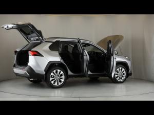 Toyota RAV4 2.0 VX - Image 18