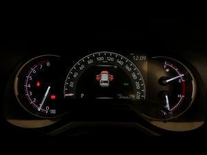 Toyota RAV4 2.0 VX - Image 25