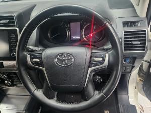 Toyota Land Cruiser Prado 4.0 VX - Image 8
