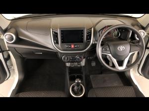Toyota Vitz 1.0 XR manual - Image 6