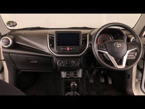 Toyota Vitz 1.0 XR manual - Image 6