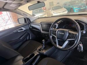Isuzu D-Max 3.0TD single cab LS 4x4 auto - Image 6