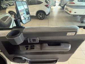 Toyota Land Cruiser 79 4.5D-4D V8 single cab LX - Image 17