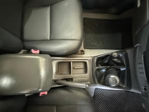 Toyota Hilux 2.5D-4D 4x4 SRX - Image 9