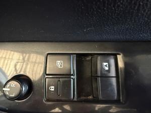 Toyota Hilux 2.4GD-6 4x4 SRX auto - Image 17