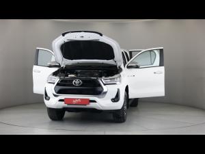 Toyota Hilux 2.8GD-6 double cab 4x4 Raider auto - Image 13