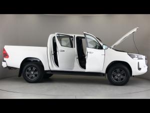 Toyota Hilux 2.8GD-6 double cab 4x4 Raider auto - Image 15