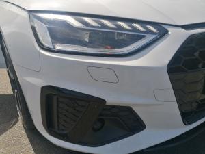 Audi A4 35 Tfsi Black Edition S Tronic - Image 12