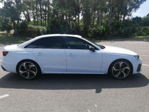 Audi A4 35 Tfsi Black Edition S Tronic - Image 5