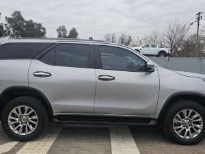 Toyota Fortuner 2.8GD-6 Raised Body automatic - Image 3