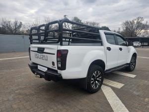 Isuzu D-MAX 250 HO X-RIDER D/C - Image 2
