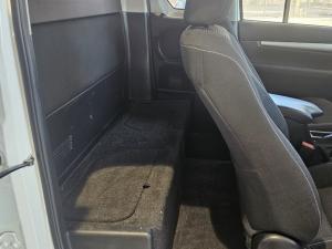 Toyota Hilux 2.4 GD-6 RB Raider automaticE/CAB - Image 12