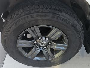 Toyota Hilux 2.4 GD-6 RB Raider automaticE/CAB - Image 13