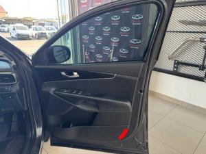 Kia Sorento 2.2D LX AWD automatic - Image 15