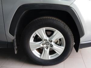 Toyota RAV4 2.0 GX auto - Image 10