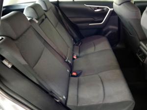 Toyota RAV4 2.0 GX auto - Image 13