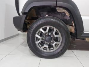 Suzuki Jimny 1.5 GLX AllGrip 5-door manual - Image 9