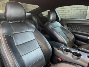 Ford Mustang 5.0 GT fastback - Image 9