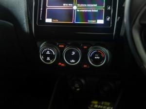Suzuki Swift 1.2 GLX manual - Image 12