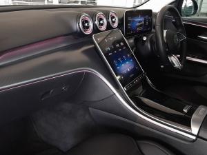 Mercedes-Benz C-Class C200 Avantgarde - Image 13