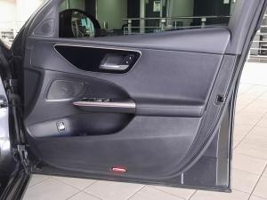 Mercedes-Benz C-Class C200 Avantgarde - Image 9