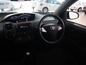 Toyota Etios hatch 1.5 Sprint - Image 10