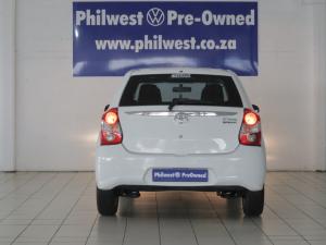 Toyota Etios hatch 1.5 Sprint - Image 4