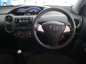 Toyota Etios hatch 1.5 Sprint - Image 9