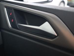 Volkswagen Polo hatch 1.0TSI Comfortline - Image 25
