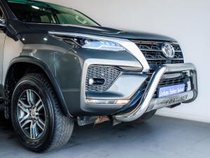 Toyota Fortuner 2.4GD-6 manual - Image 3