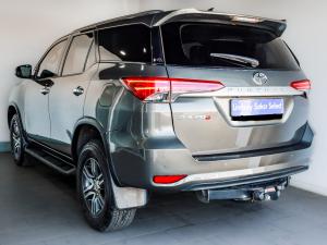 Toyota Fortuner 2.4GD-6 manual - Image 5