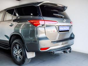 Toyota Fortuner 2.4GD-6 manual - Image 7