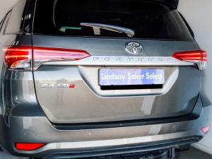 Toyota Fortuner 2.4GD-6 manual - Image 8