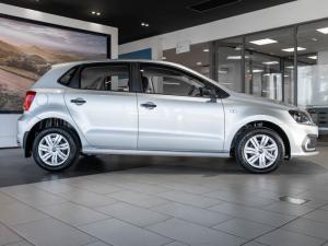 Volkswagen Polo Vivo hatch 1.6 Comfortline auto - Image 9