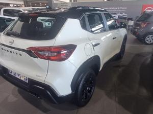 Nissan Magnite 1.0 Turbo Acenta Kuro auto - Image 5