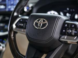 Toyota Land Cruiser 300 3.5T ZX - Image 13