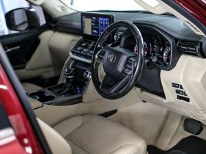 Toyota Land Cruiser 300 3.5T ZX - Image 9