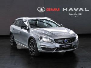 Volvo V60 Cross Country T5 AWD Inscription - Image 1