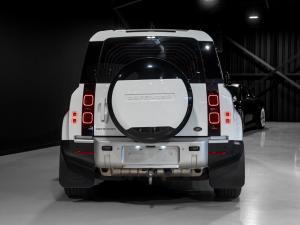 Land Rover Defender 110 D300 SE - Image 21