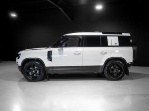 Land Rover Defender 110 D300 SE - Image 2
