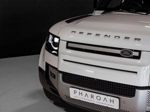 Land Rover Defender 110 D300 SE - Image 4