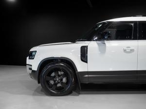 Land Rover Defender 110 D300 SE - Image 4