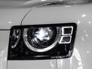 Land Rover Defender 110 D300 SE - Image 5