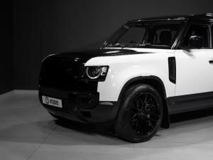 Land Rover Defender 110 D300 SE - Image 5