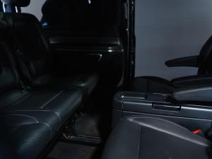 Mercedes-Benz V-Class V300d Avantgarde AMG Line - Image 10