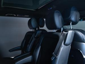 Mercedes-Benz V-Class V300d Avantgarde AMG Line - Image 11