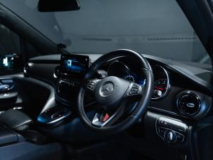 Mercedes-Benz V-Class V300d Avantgarde AMG Line - Image 18