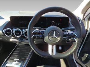 Mercedes-Benz GLA GLA200 Progressive - Image 13
