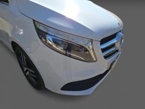 Mercedes-Benz V-Class V250d Avantgarde AMG Line - Image 17