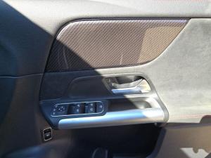 Mercedes-Benz GLA GLA200 Progressive - Image 9